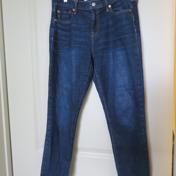 SOLD EUC GAP Best Girlfriend Jeans Size 29 - Picture 2 of 5